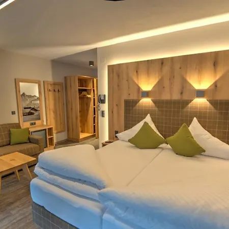Der Siegeler B&B - This Lifestylehotel Rocks Mayrhofen Exterior photo